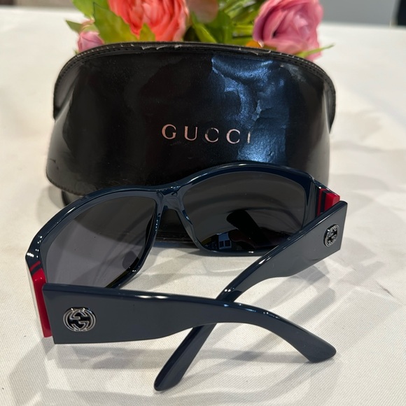 Authentic Gucci sunglasses with case - Picture 2 of 10